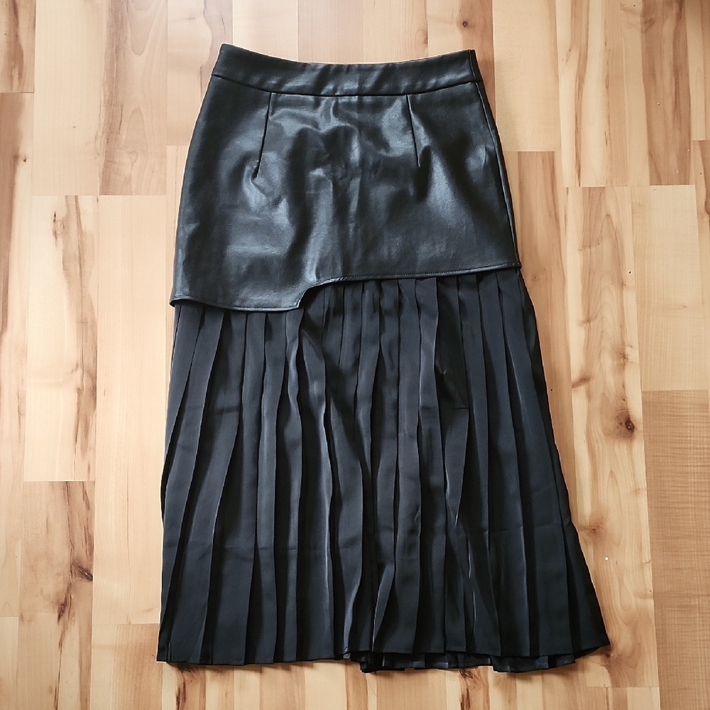 NWT Commense Asymmetrical Pleather Pleated Midi Skirt Size Medium